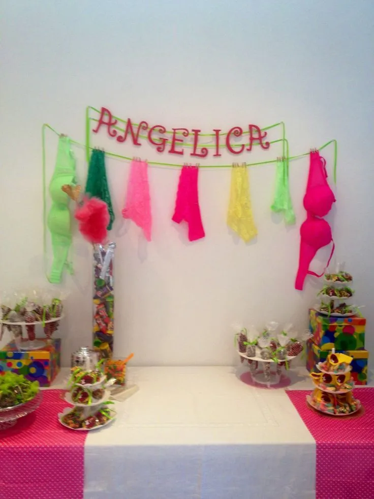 Mesa de dulces despedida de soltera | Despedida de soltera decoracion mesas, Despedida de soltera, Recuerdos de despedida de soltera