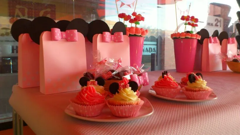 Mesa dulces Minnie Mouse - Imagui
