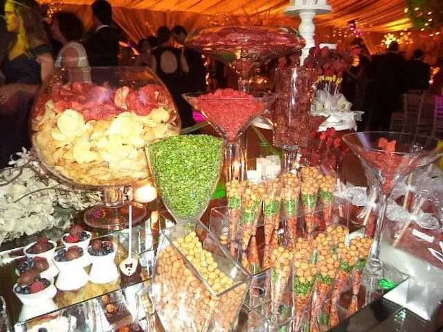 Mesa de postres salados | Party Ideas / Ideas para fiestas ...