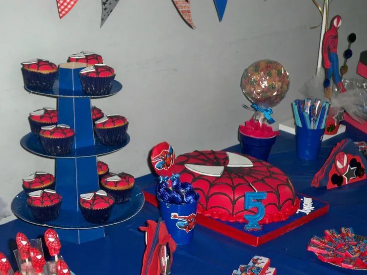 Mesa Tematica Hombre Araña: Torta, Cupcakes, Topiarios, Pinches de ...