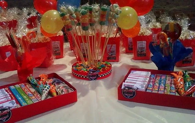 Mesa dulces cars - Imagui