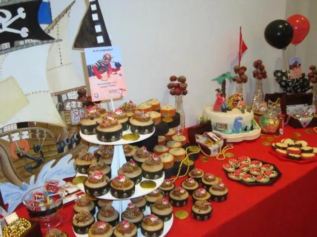 Mesa de dulces de cars - Imagui