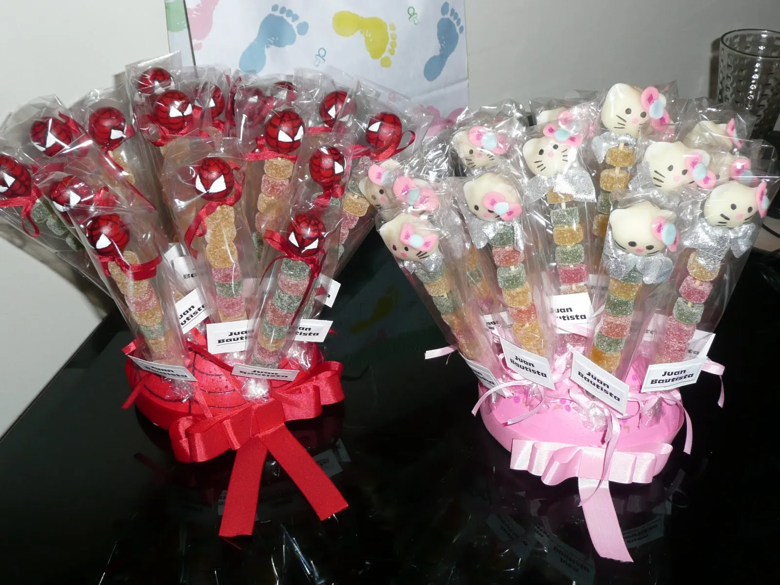 Mesas de Golosinas Temáticas: BROCHETAS DE GOMITAS Mesas de Golosinas Temáticas: BROCHETAS DE GOMITAS