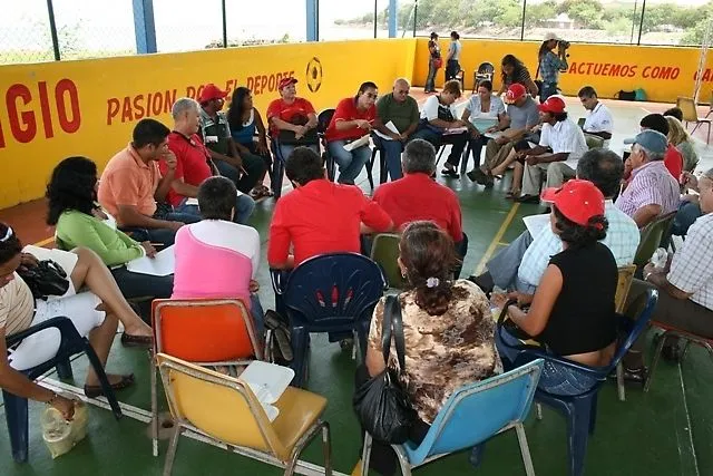 mesas_de_trabajo_con_la_ ...