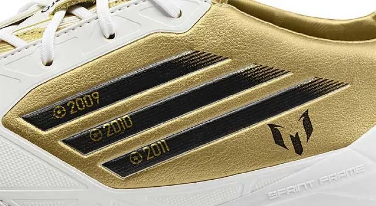 Messi tiene botines especiales para festejar el Balón de Oro Messi tiene botines especiales para festejar el Balón de Oro