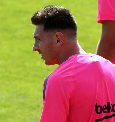 Messi sorprende con su nuevo peinado | Futbol de Primera Messi sorprende con su nuevo peinado | Futbol de Primera