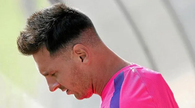 Messi vuelve con nuevo 'look' - Taringa!