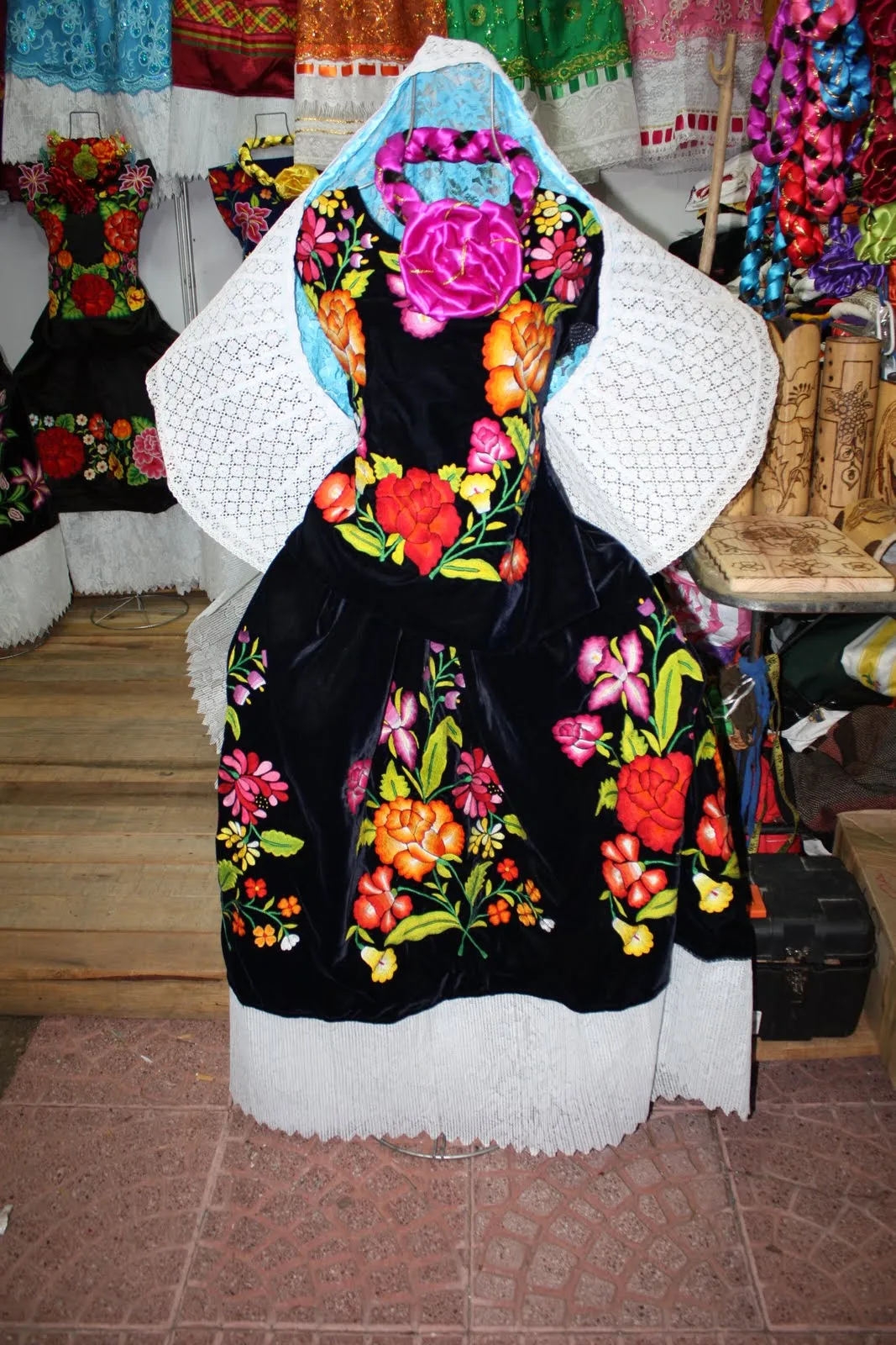 México Legendario: INDUMENTARIA DEL ITSMO DE TEHUANTEPEC, OAXACA México Legendario: INDUMENTARIA DEL ITSMO DE TEHUANTEPEC, OAXACA