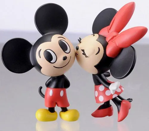 mickey and minnie kiss | Tumblr