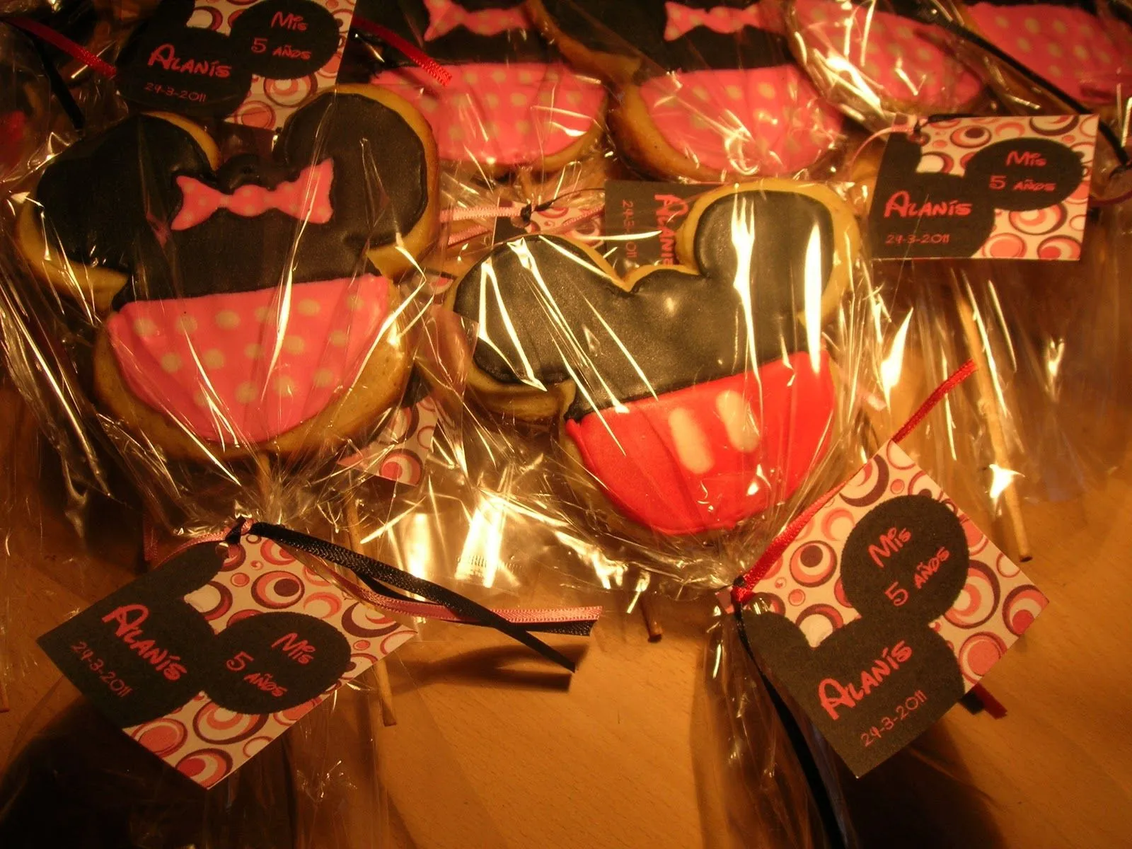 Mickey & Minnie