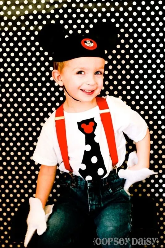 Mickey Mouse Birthday Party Backdrop for photo ops | Postris Mickey Mouse Birthday Party Backdrop for photo ops | Postris