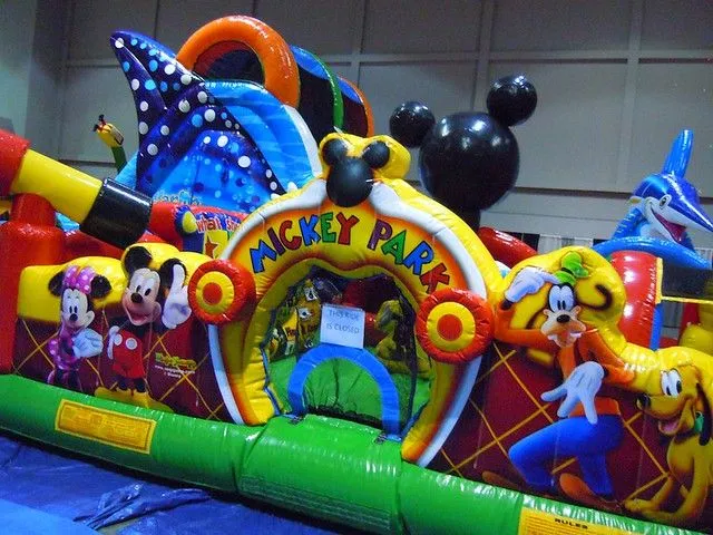 Mickey Mouse bounce house | Flickr - Photo Sharing! Mickey Mouse bounce house | Flickr - Photo Sharing!