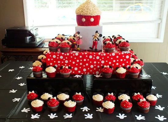 Mickey Mouse Cupcake Stand - Two Sisters Crafting Mickey Mouse Cupcake Stand - Two Sisters Crafting