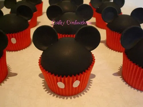 Mickey Mouse Cupcakes | bigFATcook