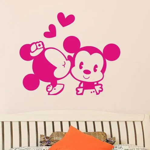 Mini y Mickey Mouse besandose - Imagui