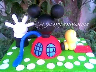 mickey mouse en porcelana fria sobre base de tergopol de 30x30 cm ...