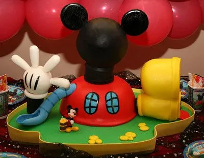 Mickey's House Shaped Cake. | Flickr - Photo Sharing!