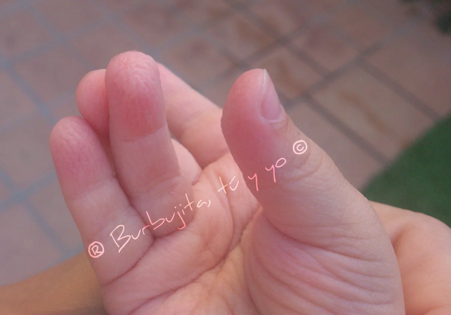 Miércoles Mudo: Mis deditos arrugados. | burbujita, tu y yo