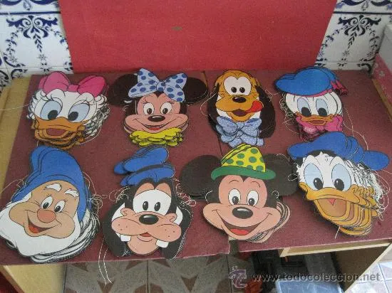  ... LOTE DE 115 CARETAS DE CARTON,PATO DONALD,MIKEY,PLUTO,GUFF,I ETC