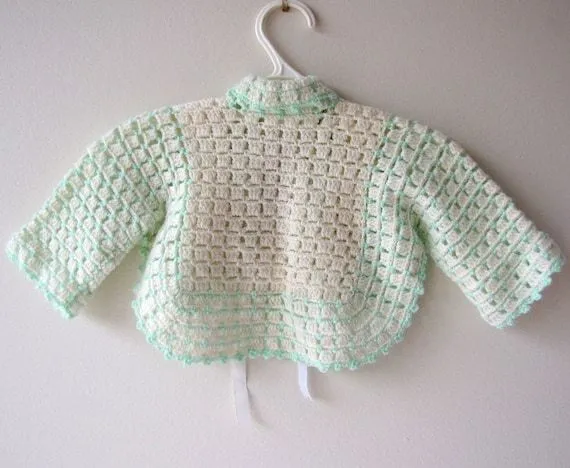 MIL AZAHARES BLANCOS: Vestido de lana para bebé en ganchillo y una ...