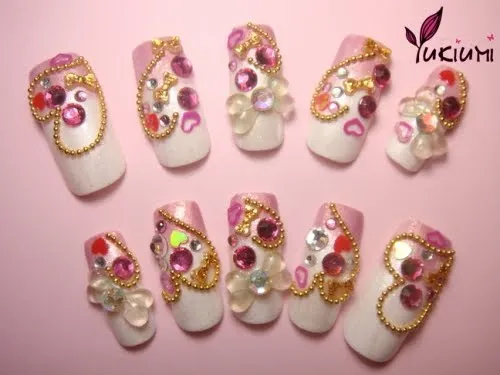 Miles de Diseños de Uñas: Diseños de uñas con lindas piedras :)