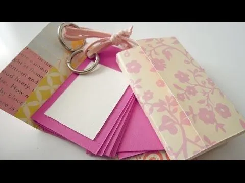 Cómo hacer un mini-álbum llavero. Manualidades para el Día del ... Cómo hacer un mini-álbum llavero. Manualidades para el Día del ...