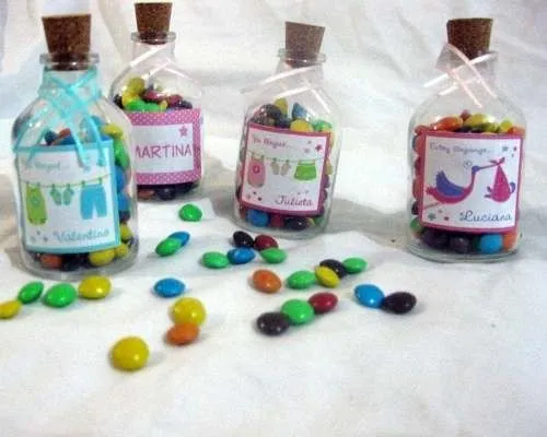 Mini botellas con dulces | Fiestas, celebraciones, evento ... Mini botellas con dulces | Fiestas, celebraciones, evento ...
