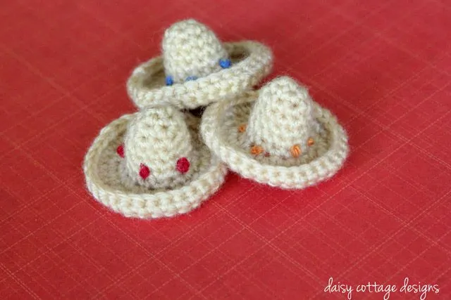 Mini Sombrero Crochet Pattern {Happy Cinco de Mayo} - Daisy ... Mini Sombrero Crochet Pattern {Happy Cinco de Mayo} - Daisy ...