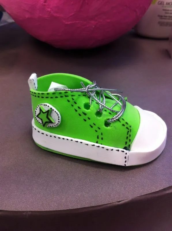 Mini zapatilla converse by Jessy , de goma Eva. | IDEAS ...