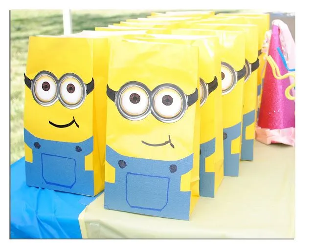 Minions: Bolsas para regalos. Tutorial con imprimibles. | Ideas y ... Minions: Bolsas para regalos. Tutorial con imprimibles. | Ideas y ...