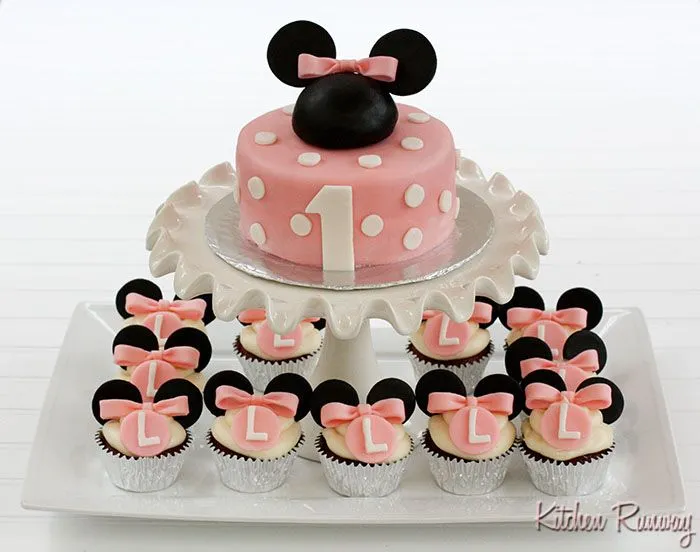 Minnie Mouse Cake and Cupcakes | Kitchen Runway Minnie Mouse Cake and Cupcakes | Kitchen Runway