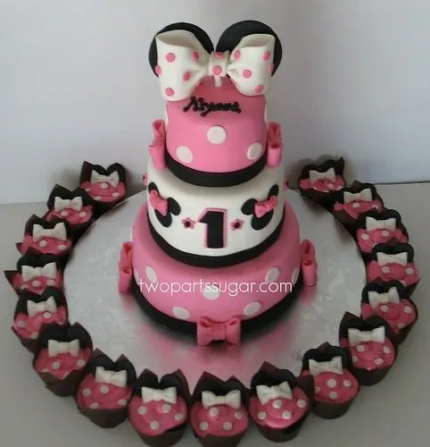 Minnie Mouse cake/cupcakes | Flickr - Photo Sharing! Minnie Mouse cake/cupcakes | Flickr - Photo Sharing!