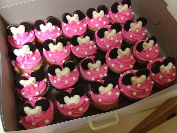 Minnie Mouse cupcakes made for a little girl's second birthday ...
