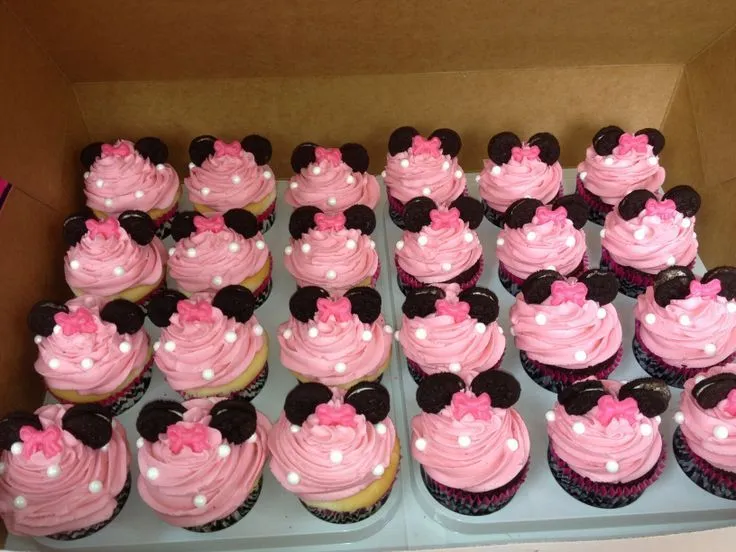Minnie Mouse cupcakes | The Cheeky Chic Cakery | Pinterest ... Minnie Mouse cupcakes | The Cheeky Chic Cakery | Pinterest ...