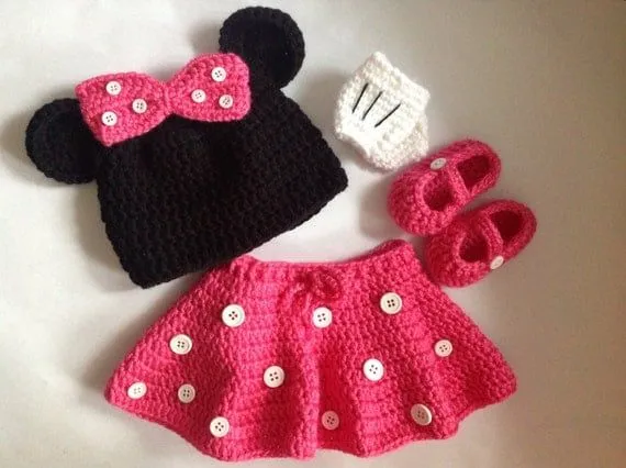 Minnie Mouse Pattern In PDF Tutorial File crochet par SueStitch Minnie Mouse Pattern In PDF Tutorial File crochet par SueStitch