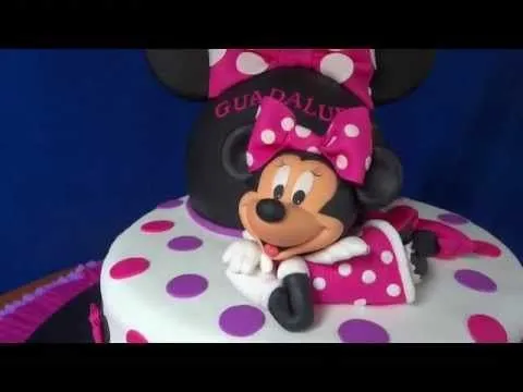 MINNIE PARTY CAKE - YouTube