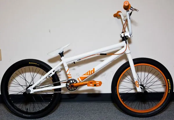 mirraco-2011-bmx-bikes-sneak- ...