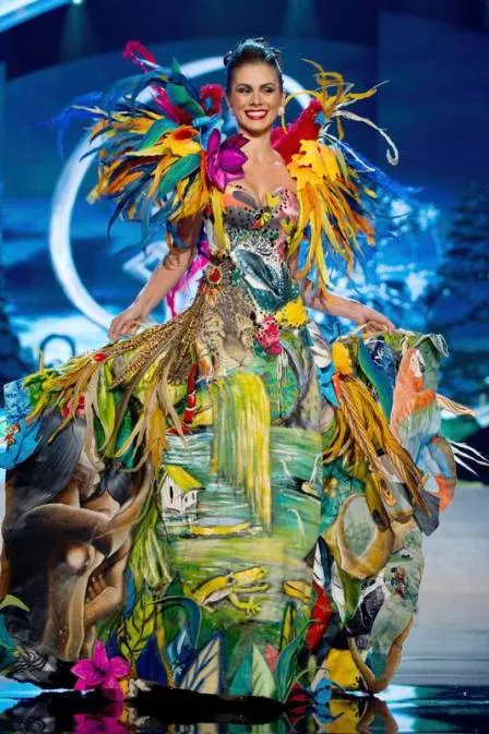 Miss Brasil em prévia com traje típico - CidadeVerde.com