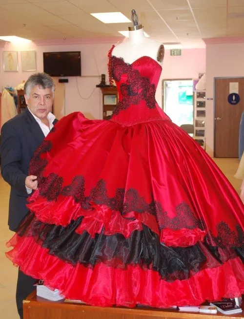 Mitzy, alta costura para jóvenes quinceañeras Mitzy, alta costura para jóvenes quinceañeras