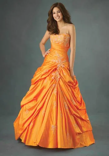 Todo Moda y Estilo: Modernos Vestidos de 15 Años 2013-