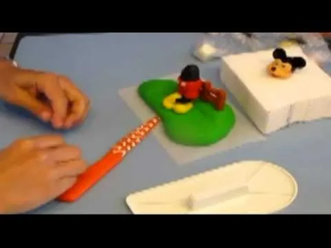 Modelando a Mickey Mouse 2ª Parte NO ES UN TUTORIAL - YouTube