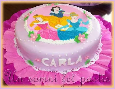  ... de modelas, y con las princesas pintadas a mano sobre una base de