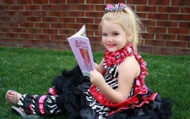 Modelo de 5 años de edad (22 fotos)