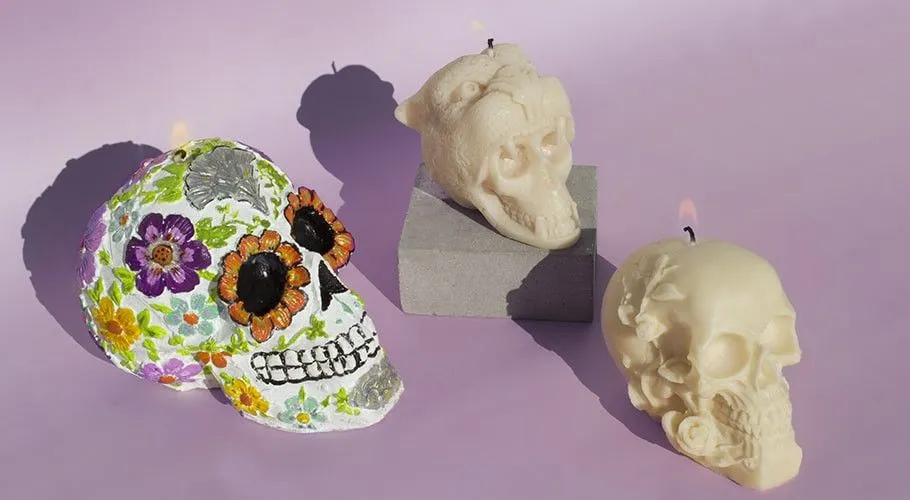 Moldes de calaveras de silicón para hacer manualidades en casa. Moldes de calaveras de silicón para hacer manualidades en casa.