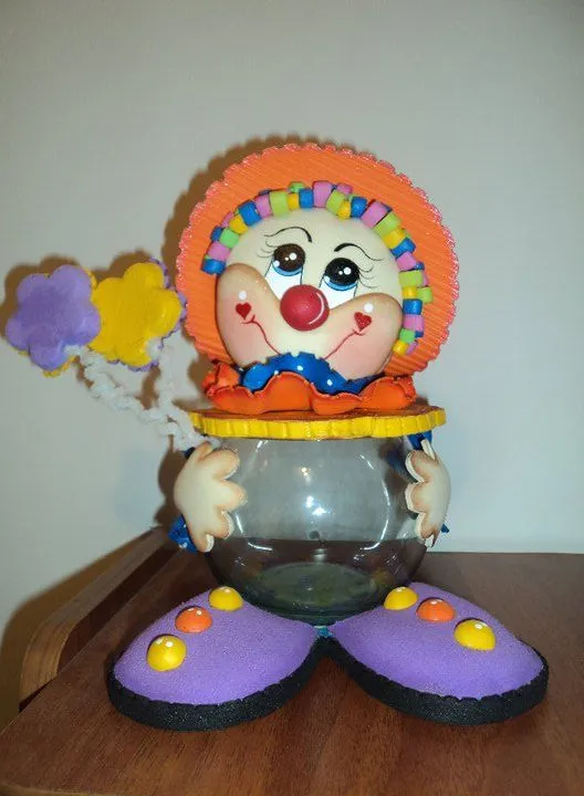 Manualidades fomi: payaso tarjetero y confitero Manualidades fomi: payaso tarjetero y confitero