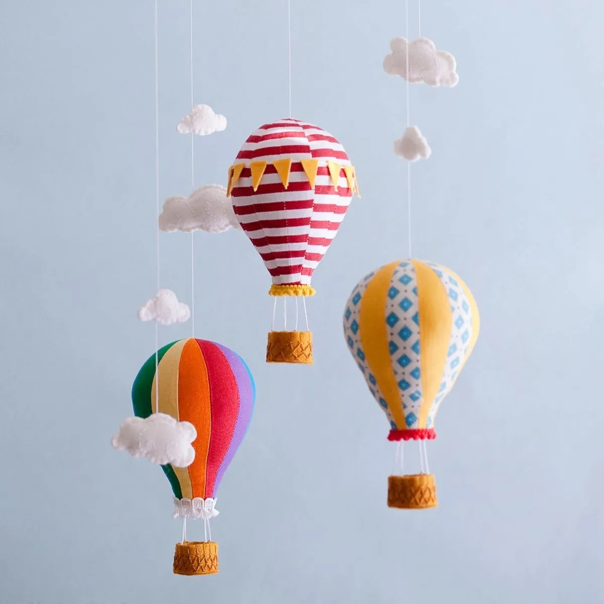 Mon petit Piu-Piu: Móviles Handcrafted para niños Soñadores Mon petit Piu-Piu: Móviles Handcrafted para niños Soñadores