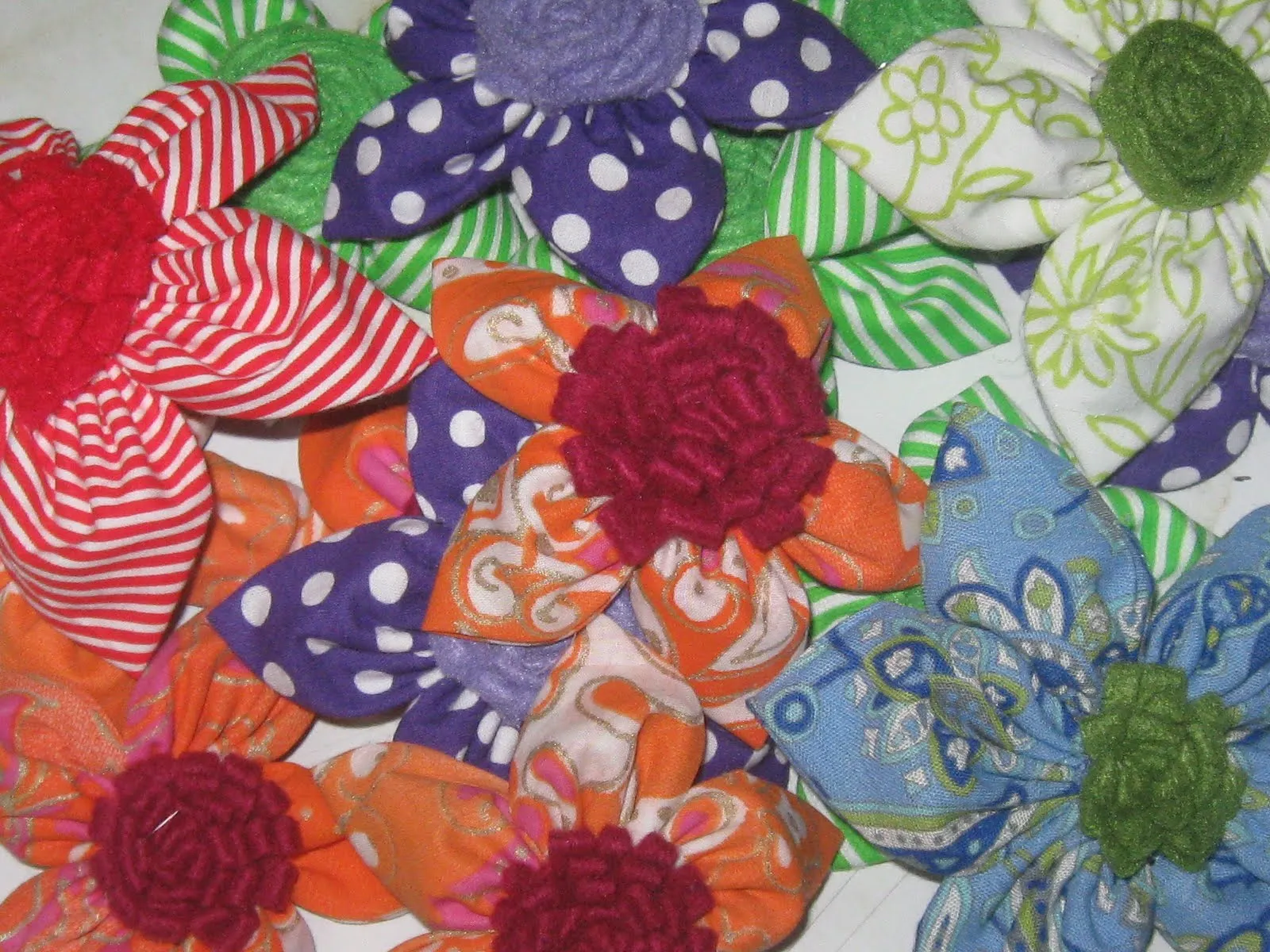 monadas de luhana: ganchos de tela con fieltro