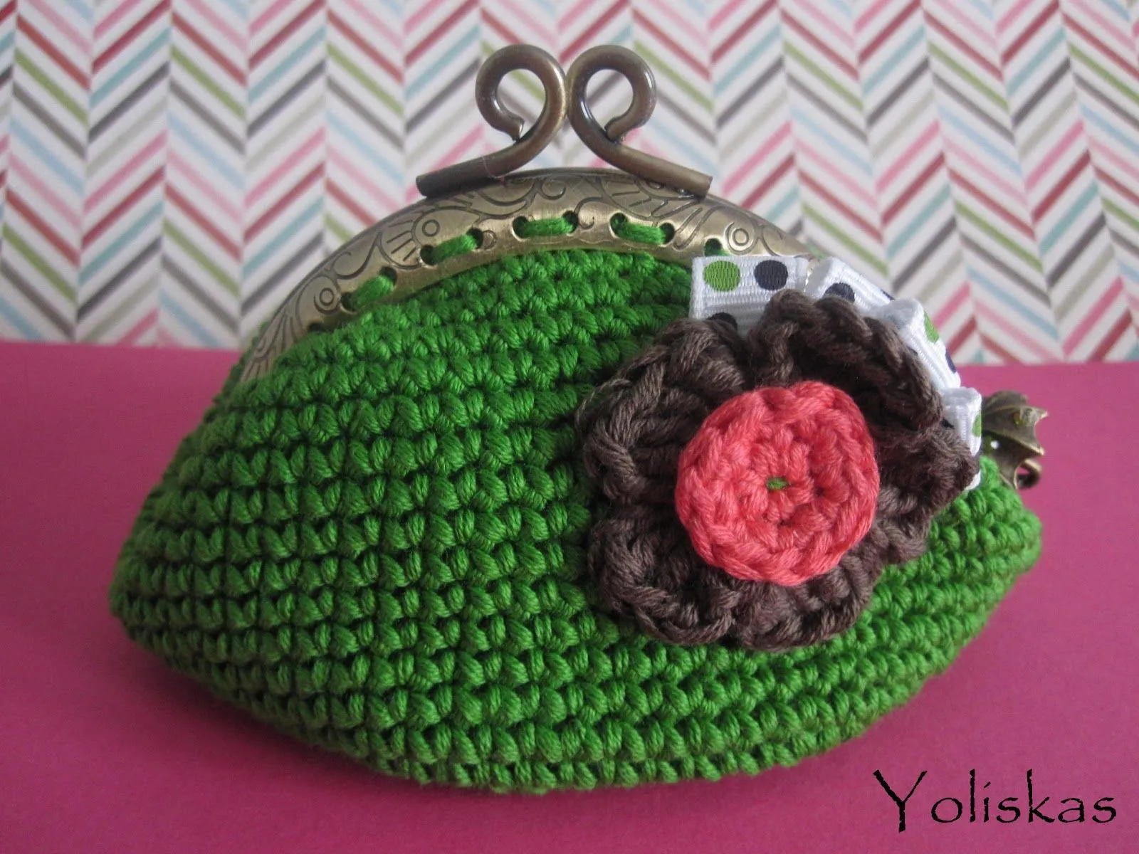 Monedero crochet con boquilla lazos. ~ Yoliskas