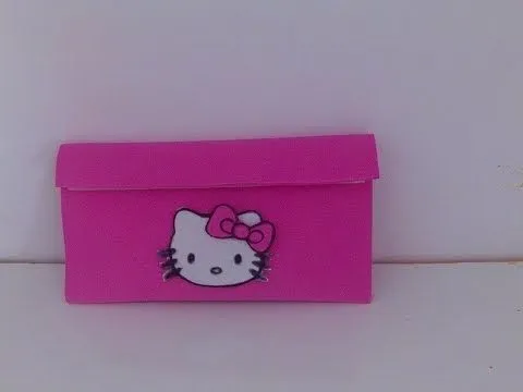 Monedero Hello Kitty de goma eva facilisimo - YouTube