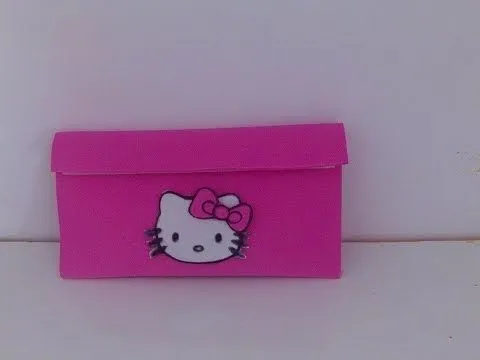 Monedero Hello Kitty de goma eva facilisimo - YouTube Monedero Hello Kitty de goma eva facilisimo - YouTube